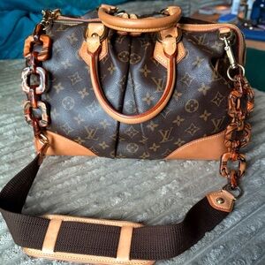 Louis Vuitton Stephen Bag
Monogram Stephen Sprouse 2006
Limited Edition Rare